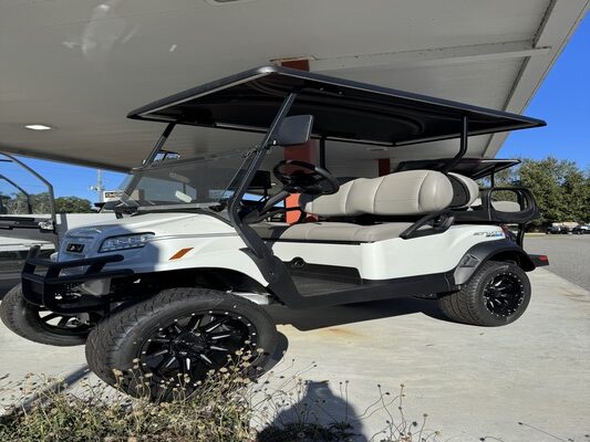 2026 Club Car Lifted Onward 4P Lithium Ion XR